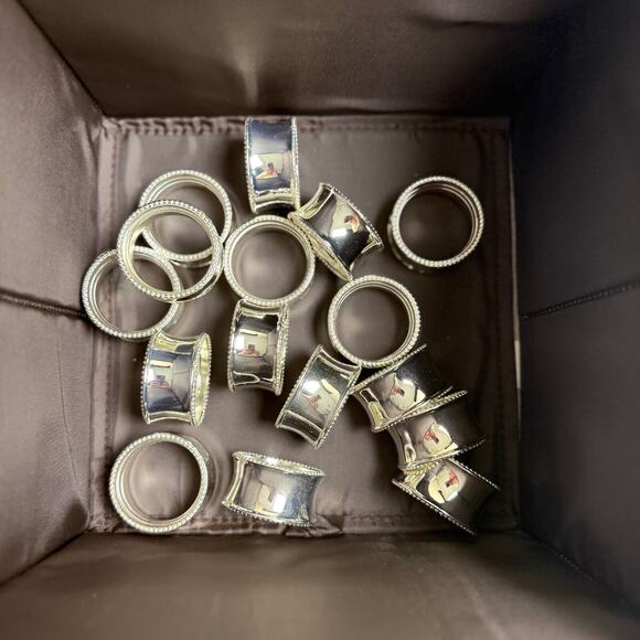 Kemp & Bentley Sliver Napkin Rings Set Of 8 Simple Beaded Minimalist - Picture 5 of 5